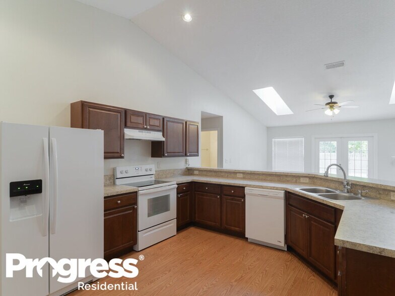 Building Photo - 168 Johns Glen Dr