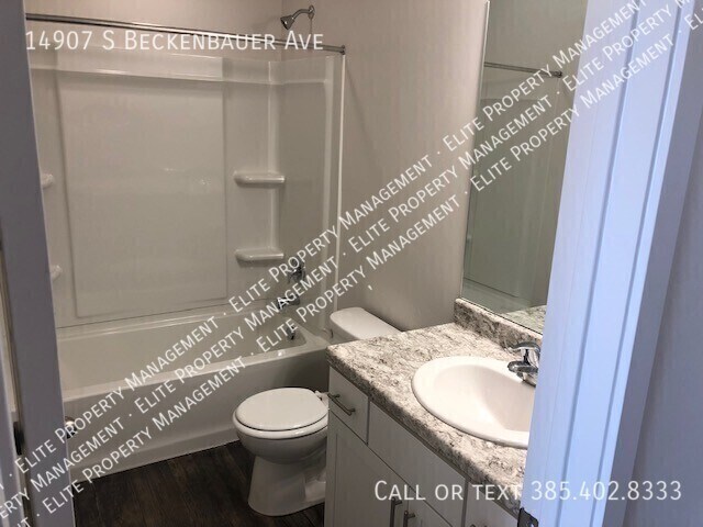 Building Photo - 14907 Beckenbauer Ave