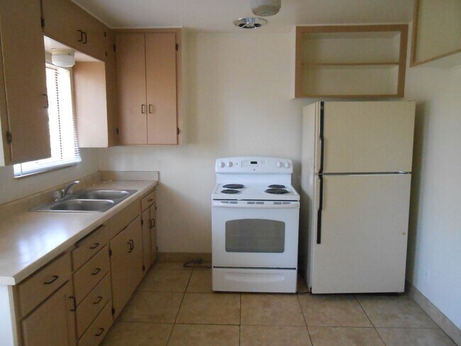 Building Photo - 1155 Bond St