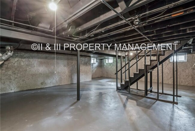 Building Photo - 8022 W 61st St