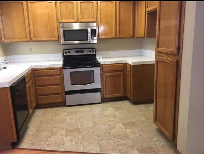 Building Photo - Pleasanton Shadow Cliffs, 3 Bed. 2.5 Bath, Near Top Schools!