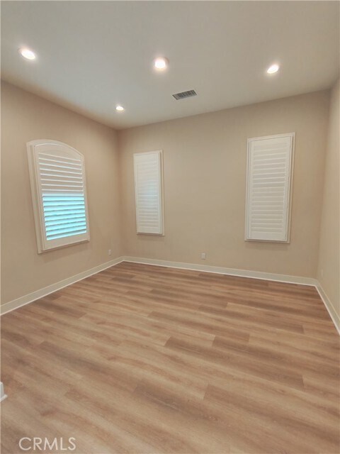 Building Photo - 55 Thrasher