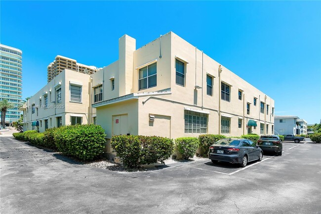 Building Photo - 9940 Collins Ave