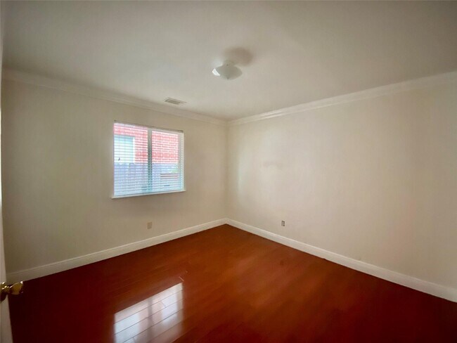 Building Photo - 10323 Stanbrook Dr
