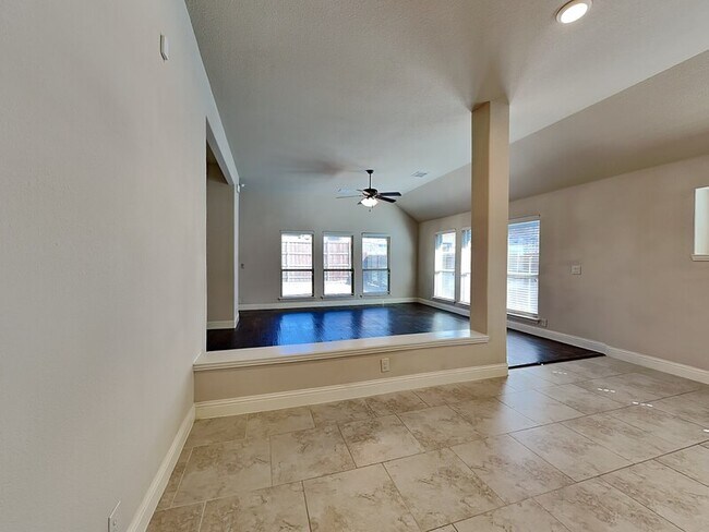 Building Photo - 1517 Yellowthroat Dr