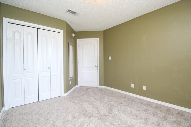 Building Photo - Executive 3-Bedroom Brick Home with Florid...