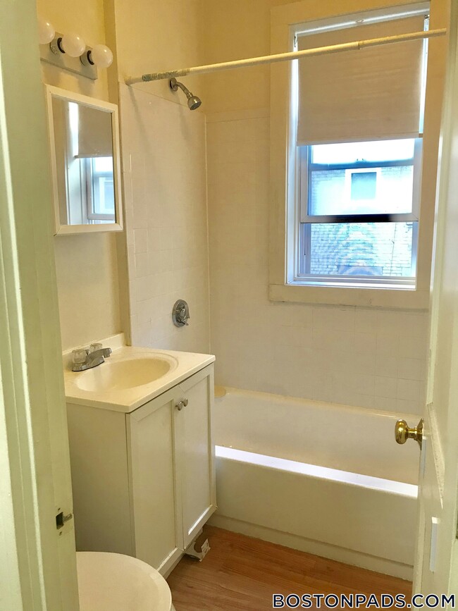 Building Photo - 1175 Boylston St