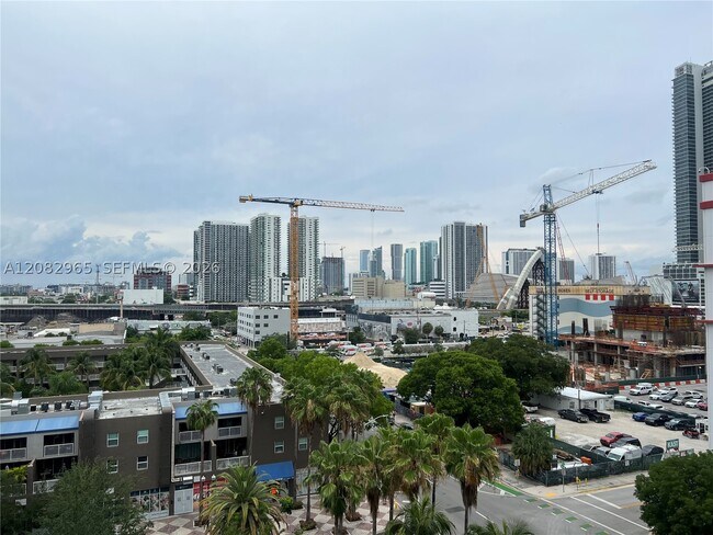 Building Photo - 800 N Miami Ave