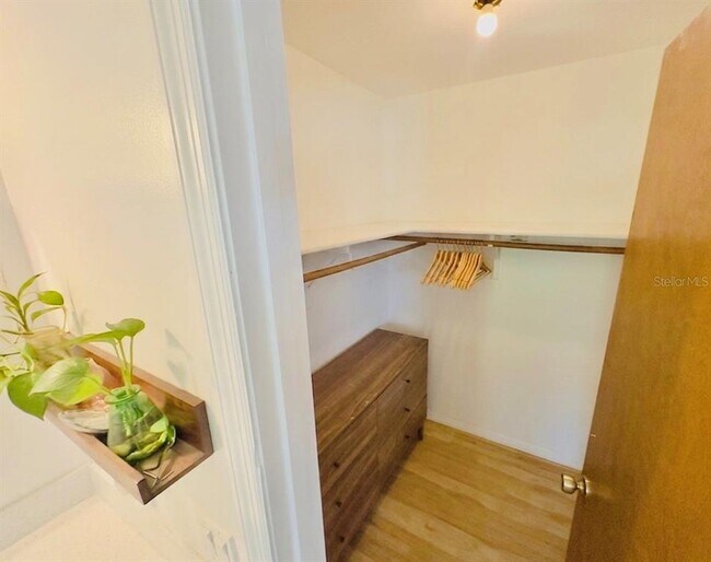 Building Photo - 104 Hartwood St