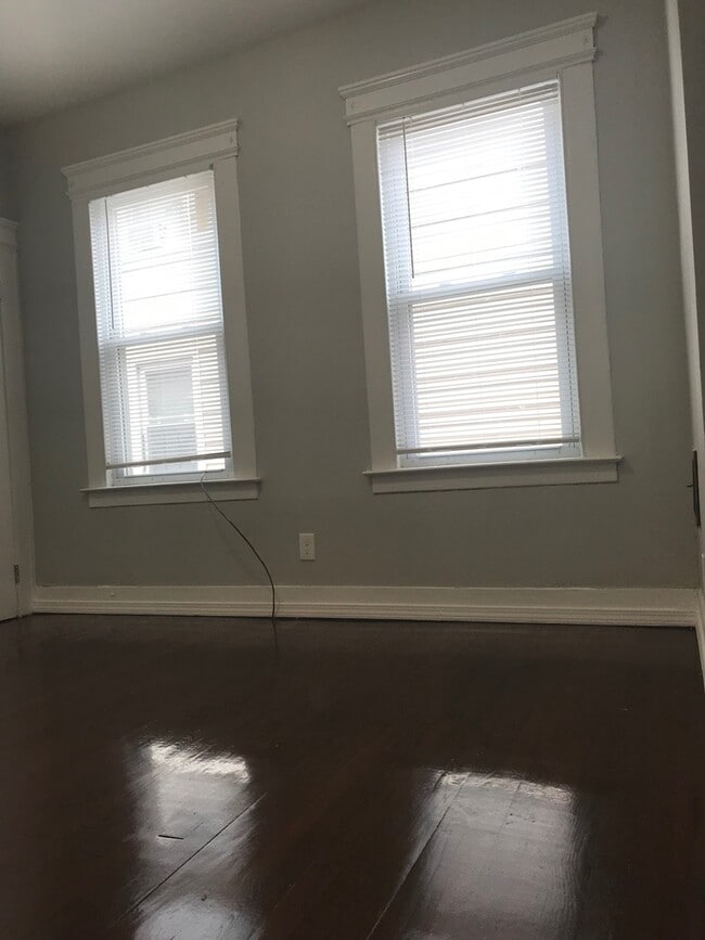 Building Photo - 211-211 Blake St