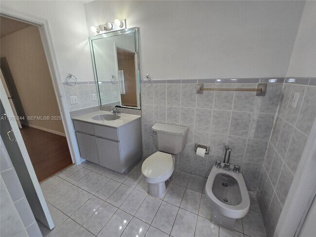 Building Photo - 894 NW 134th Pl