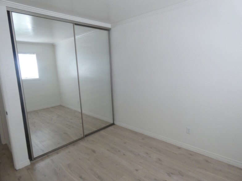 Building Photo - 350 Chestnut Ave