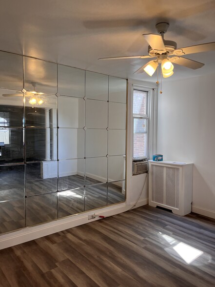 Dinning room - 5049 N Sydenham St