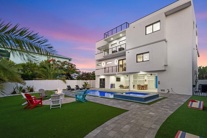 Building Photo - 136 Coco Plum Dr