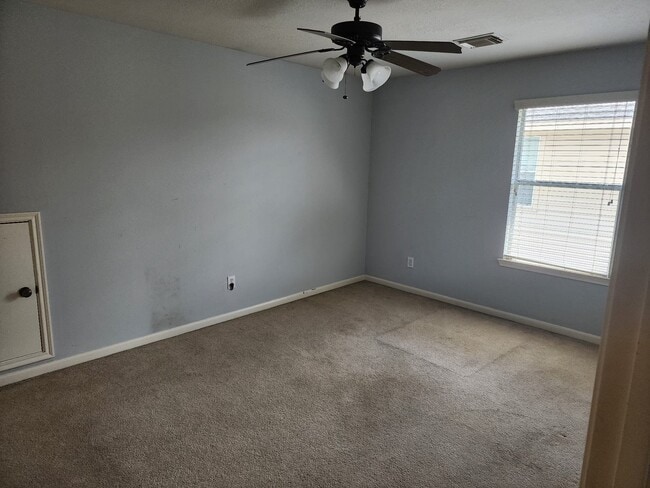 Building Photo - 16935 Jelly Park Stone Dr