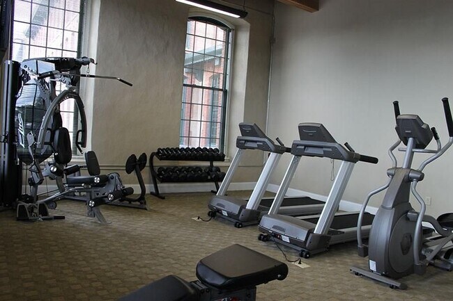 Building Photo - 624 Washington St