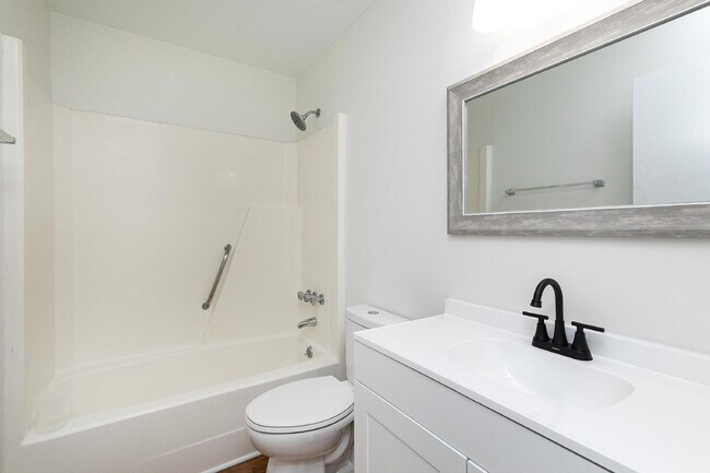 Building Photo - 5544 Kaplan Drive Unit A