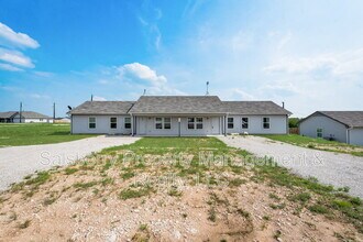 Building Photo - 168 Private Rd 2202