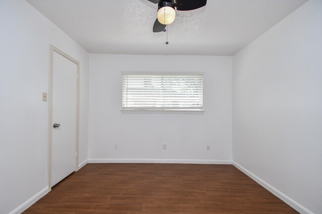 Building Photo - 7714 Eichler Dr