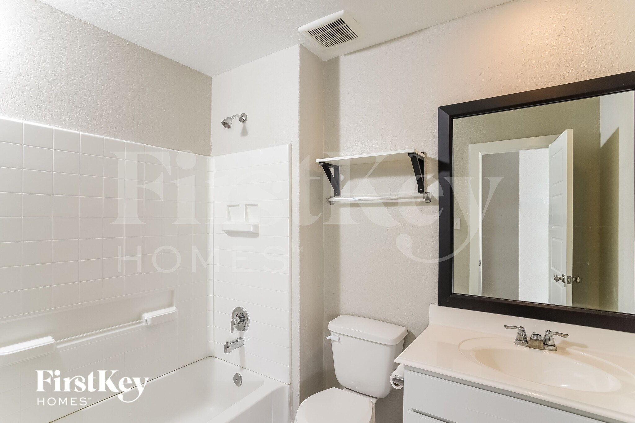 Building Photo - 2423 Valencia Crst