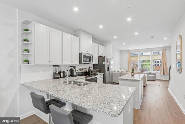 Building Photo - 158 Woodgate Cir