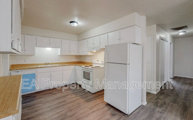 Building Photo - 12912 Marva Pl SE