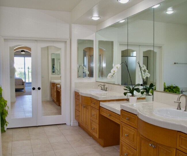 Building Photo - Carlsbad Arroyo Retreat