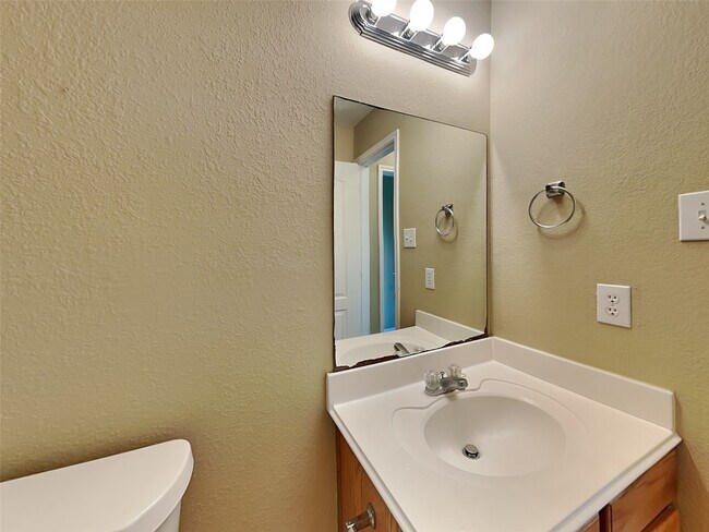 Building Photo - 18107 Quiet Ridge Ln