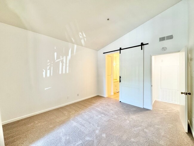 Building Photo - Beautiful 1Bd/1Ba located in Tustin!