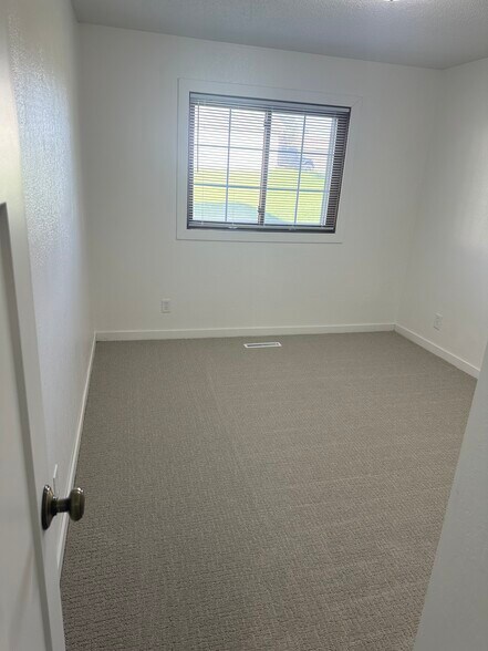 Building Photo - 254 Cambridge Ln
