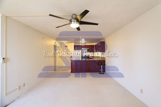 Building Photo - 1 Bedroom unit located in Kukui Plaza