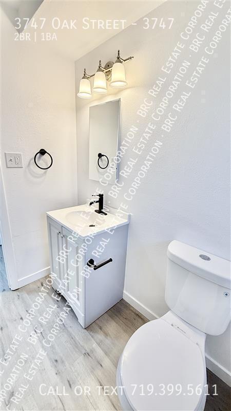 Building Photo - 3747 Oak St