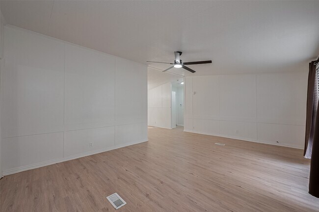 Building Photo - 16282 Wild Oak Ln
