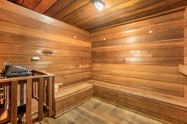 Building Photo - 421 S Howes St