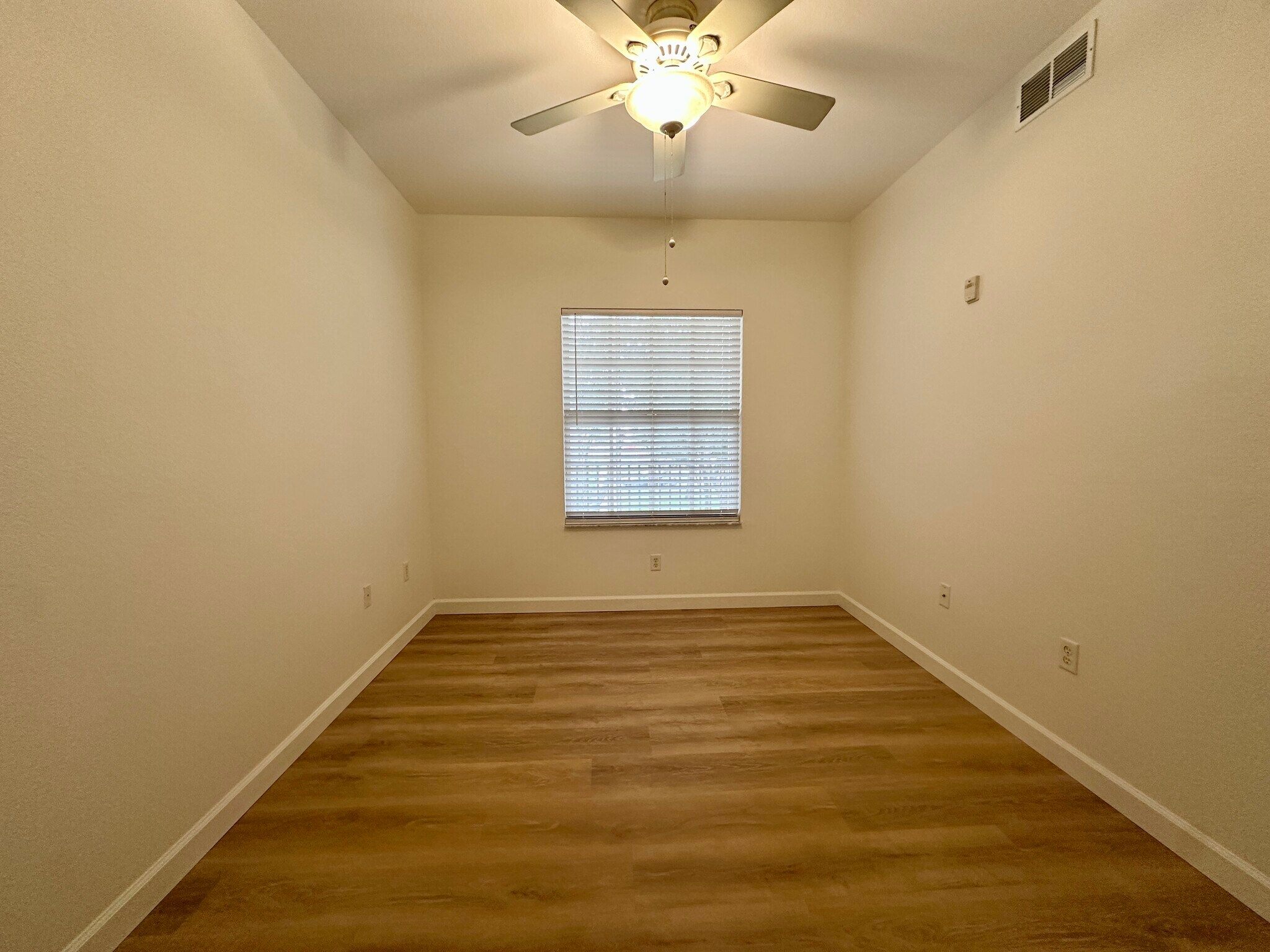 Building Photo - 9055 Colby Dr