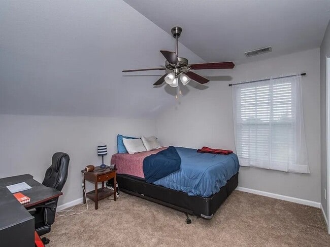 Building Photo - 450 Laurel Mist Ln