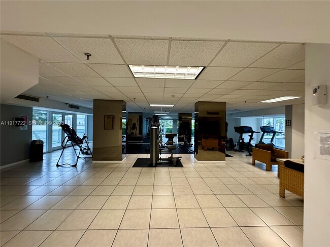 Building Photo - 2401 Collins Ave