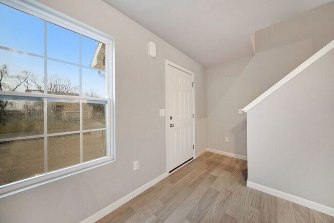 Building Photo - 2142 Farm Valley Rd