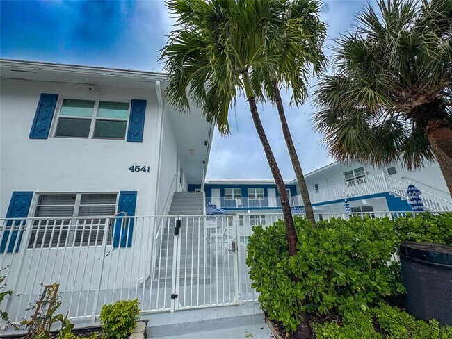 Building Photo - 4541 N Ocean Dr