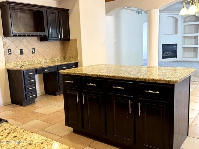 Building Photo - 317 Zenith Dr