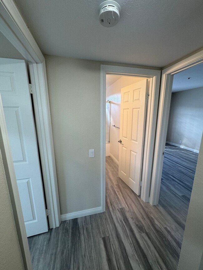 Building Photo - 106 Dije Ct