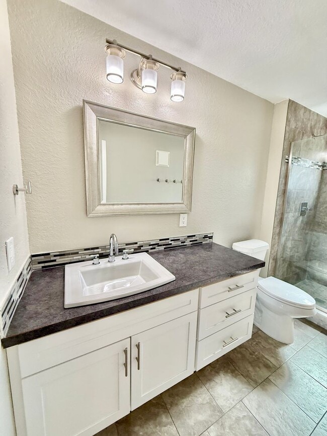 Building Photo - Immaculately updated 3/2.5 Three-Story Maitland Condo in Visconti!