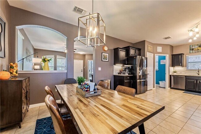 Building Photo - 1512 Hamiltons Wy