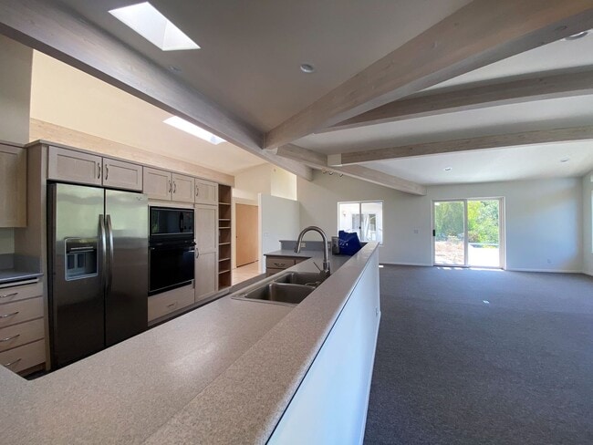 Building Photo - Well-Appointed Home in Desirable Mountain View School District