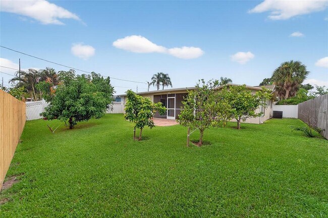 Building Photo - 1472 Byram Dr