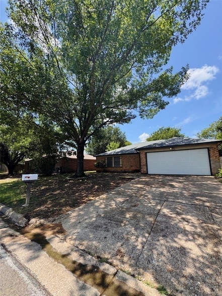 Primary Photo - 6226 Big Springs Dr