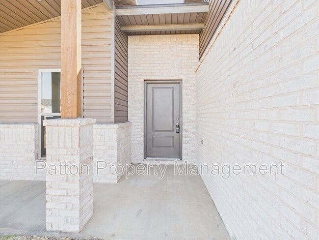 Building Photo - 3007 Farmyard Dr