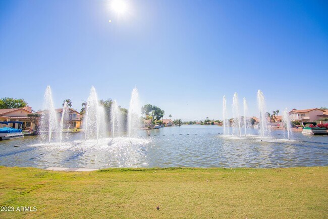 Building Photo - 11532 W Clover Way