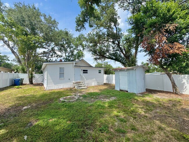 Building Photo - 248 Avenue L NE