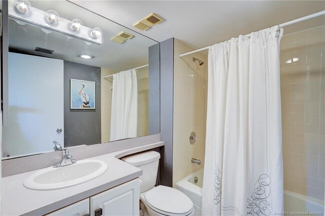 Building Photo - 5564 NE Gulfstream Way